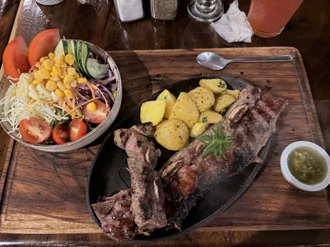Plato de carnes del restaurante en Nicoya